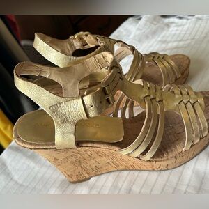 Gold leather Audrey Brooke Wedge 7.5